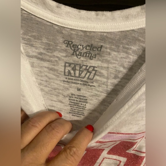 Recycled Karma “KISS” tee - Picture 2 of 3